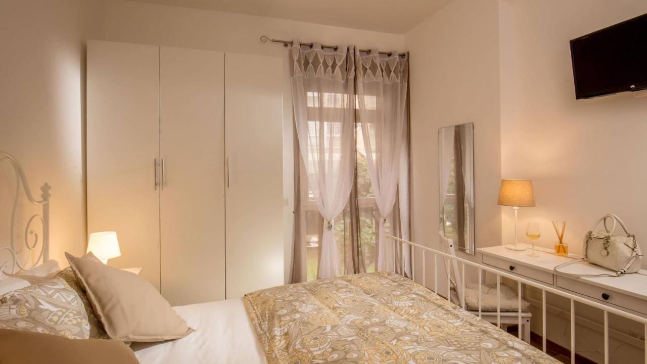 Sweet Rooms Piramide Bed And Breakfast Roma Exterior foto